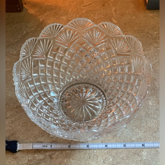 Made in Slovakia - Lead Crystal Footed Basket - Hatch/Fan Design  Matching Bowl - Picture 9 of 14